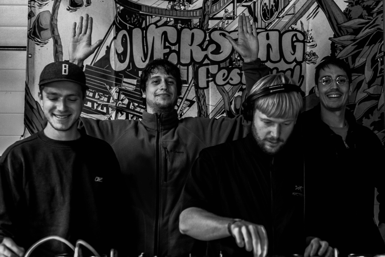 G.O.D. groep voor overstag poster